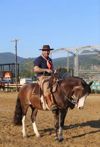 Cavalo a venda 