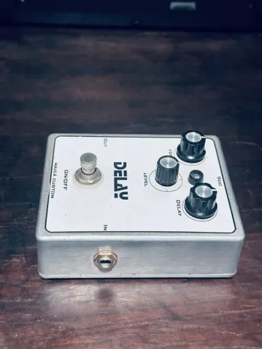 Pedal de guitarra delay custom