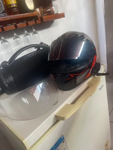 Capacete fw3 acompanha os fone !
