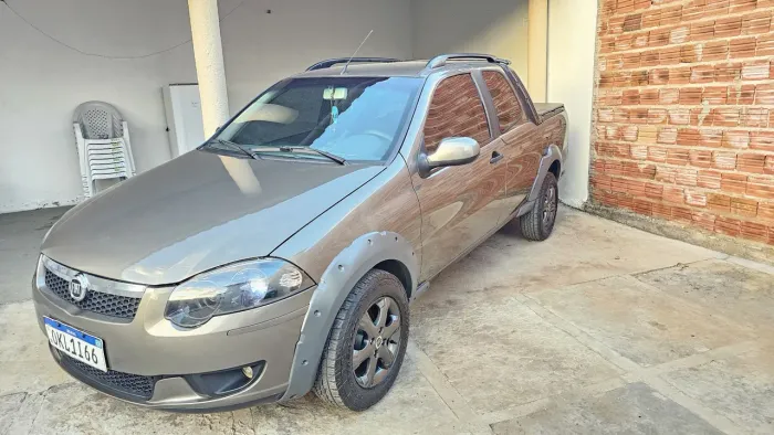Fiat Strada Trekking 1.6 16V Flex CD 2013
