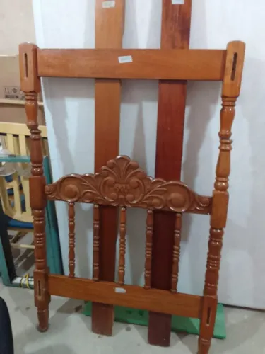 Cama madeira Maciça - oportunidade