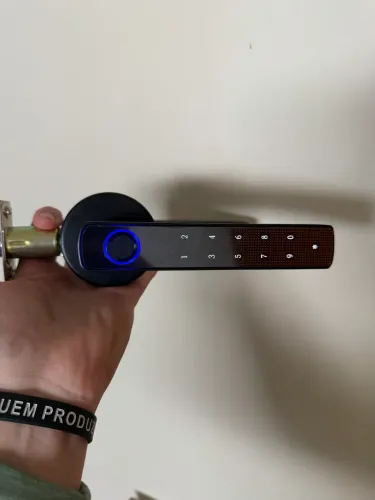 FECHADURA DIGITAL E COM SENHA NOVA