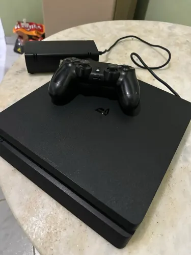 PS4 Slim 1 TB