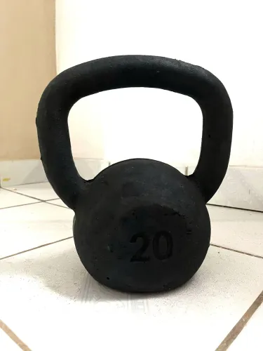 Kettlebell 20kg para academia, crossfit e treinos em casa