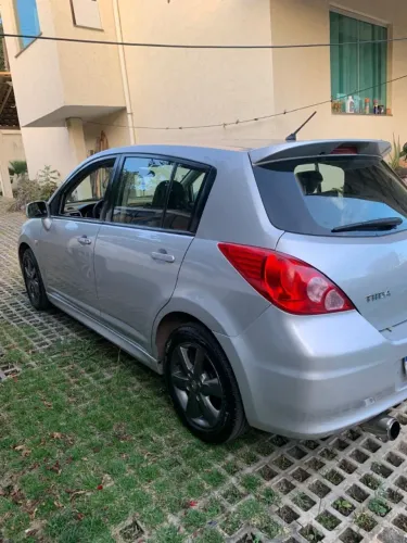 Nissan Tiida SL 1.8/1.8 Flex 16V Mec. 2013