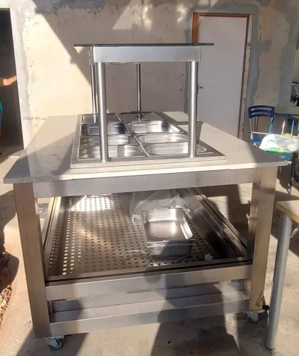 Buffet quente lindo novinho mandado fazer  220V valor 7.500  