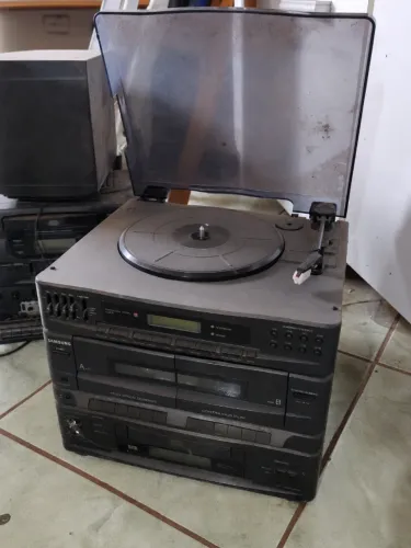Som Toca Discos com Toca Fita Samsung Raridade Vendendo Barato para Colecionador