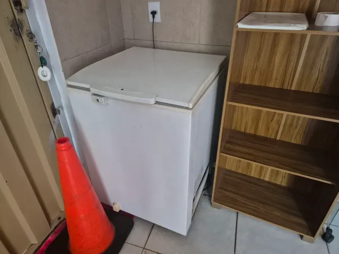 Freezer usado 1 porta horizontal