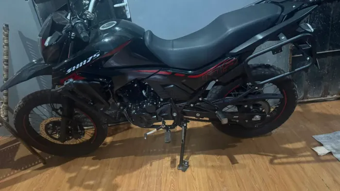 Shi175 2026 Moto bem cuidada ,motor potente ,baixo consumo e moto quitada.