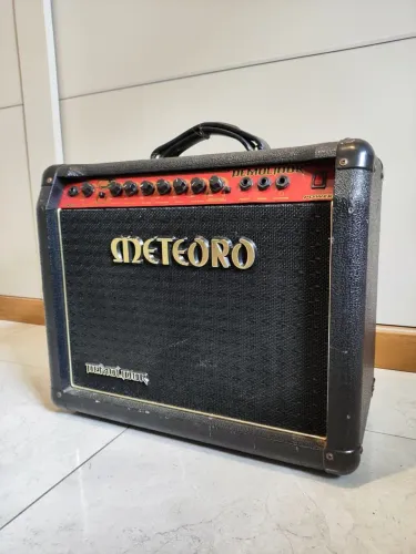Amplificador Meteoro fwg-50