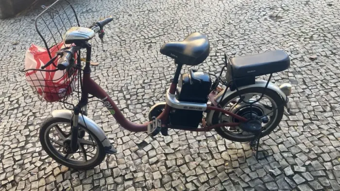 E-BIKE SEMI NOVA COM BATERIA NOVA