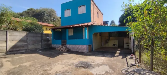 CASA COM TERRENO À VENDA. VILA GAMELEIRA/MOEDA