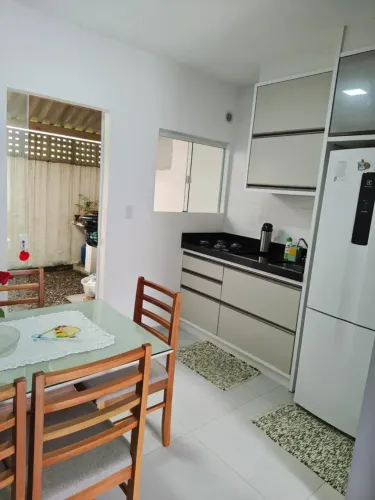 Casa Mobiliada com 02 Dormitórios no Espinheiros