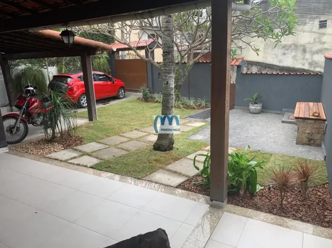 Casa à venda com 3 quartos (1 suíte), 135m²