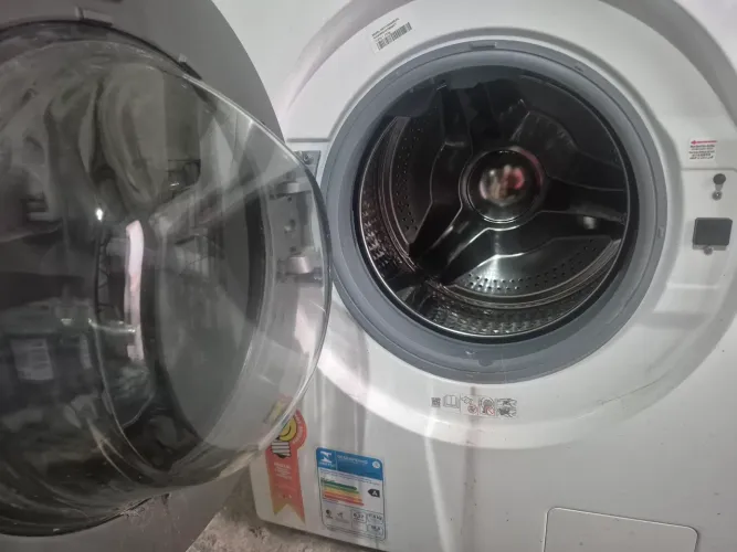 Máquina Lava e Seca 11kg lava e 7kg seca (Defeito) - Não Seca e Painel com avarias