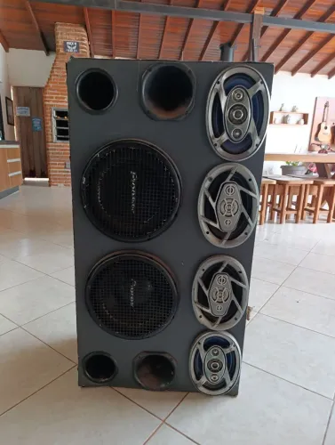 Caixa de som para caminhonete