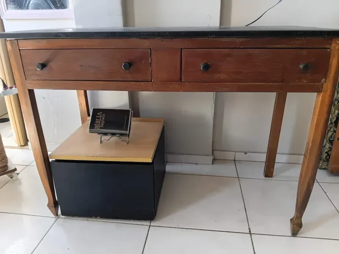 Mesa mineira raridade para jantar ou home office.
