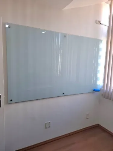 QUADRO DE VIDRO PARA TREINAMENTO / REUNIÕES - Novíssimo