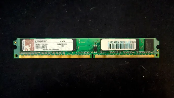 Memória RAM Kingston RAM 1GB DDR2 667MHz (KVR667D2N5/1G)