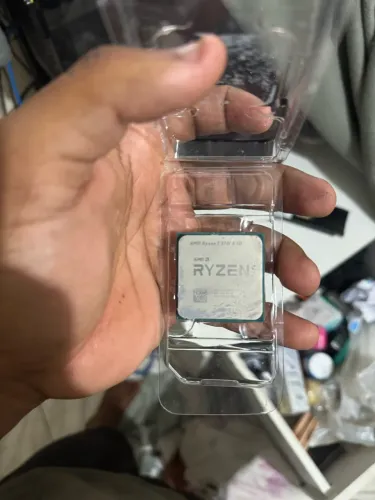 Ryzen 7 5700x3d 32gb kingston fury 3600mhz