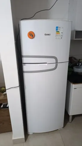 Vendo geladeira 340 litros nova