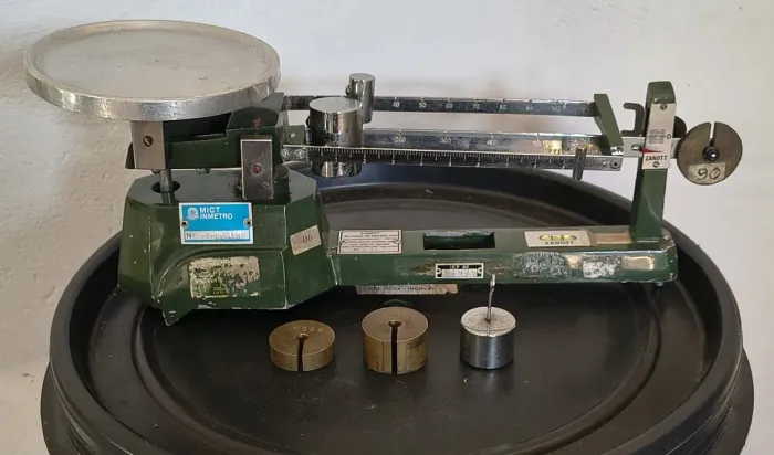 Balança de precisão analógica
