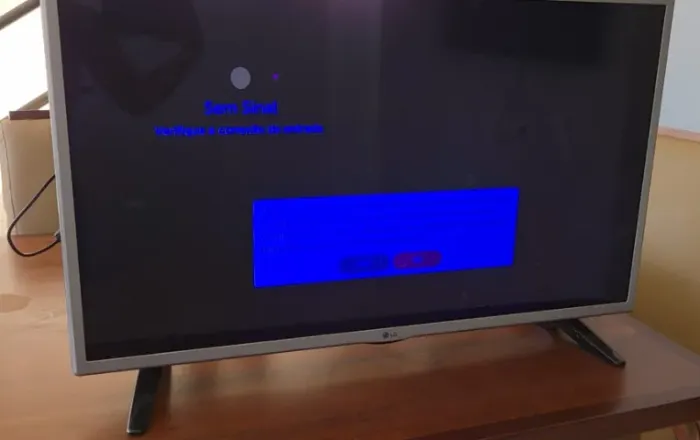 TV 32 COM DEFEITO - COR