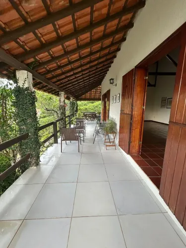 CASA EM COLINA COM LINDO ACABAMENTO CONSERVADO BANANAL-SP