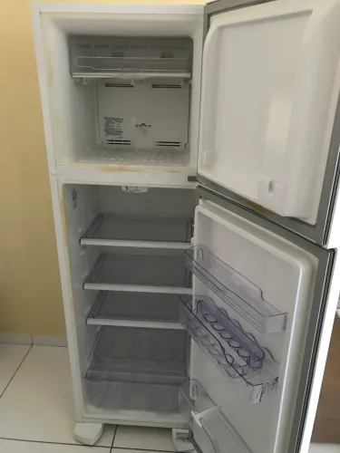 Doação de Carcaça de geladeira
