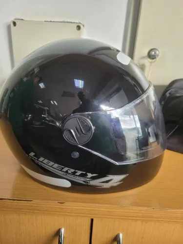 Capacete novo vendo ou troco 