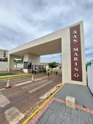 Casa térrea para locação com 02 quartos em Condomínio San Marino