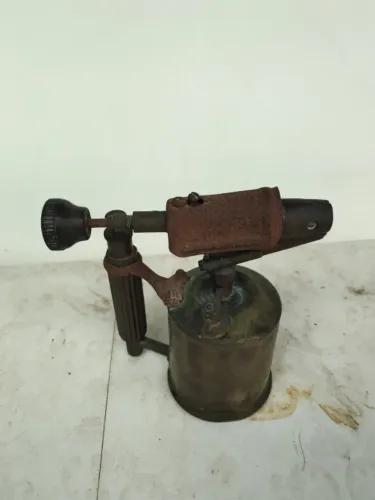 Maçarico Antigo de metal