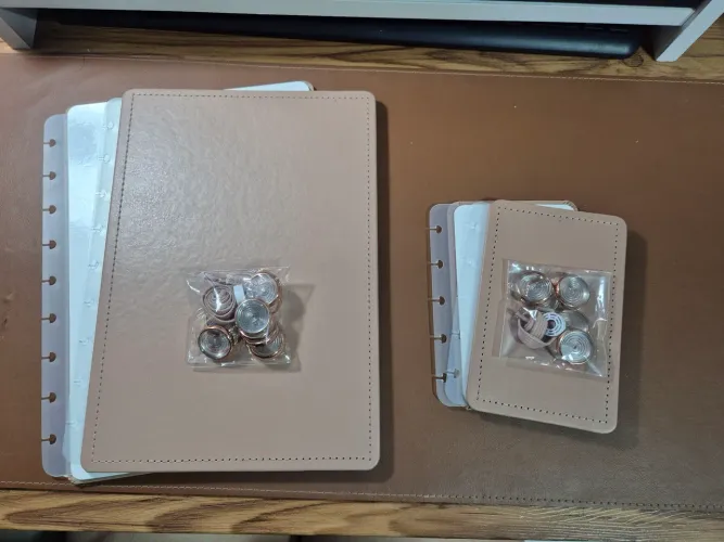 Caderno Inteligente - Capa e Contracapa Cappuccino, Elásticos e Discos: Médio + Inteligine