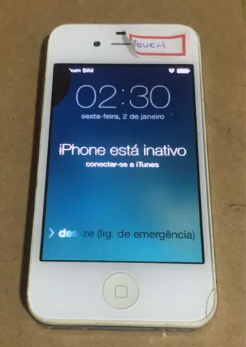 iPhone 4 Branco Uso de Peças Ligando