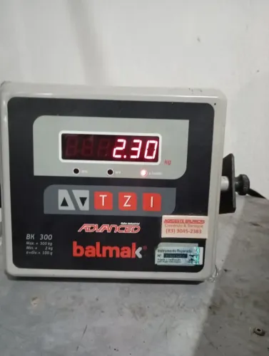 Vendo balança digital de 300kg balmak