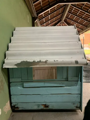 Casa de madeira para crianças 