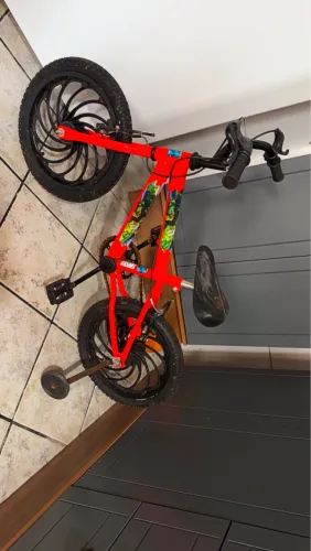 VENDO BICICLETAS USADA POUQUÍSSIMA VEZES   