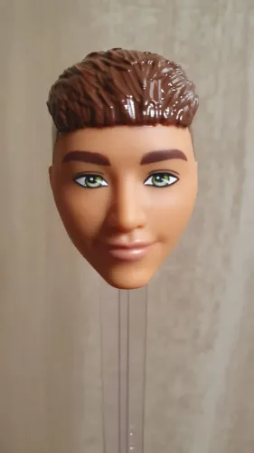 Cabeça boneco ken faschonista cadeirante 