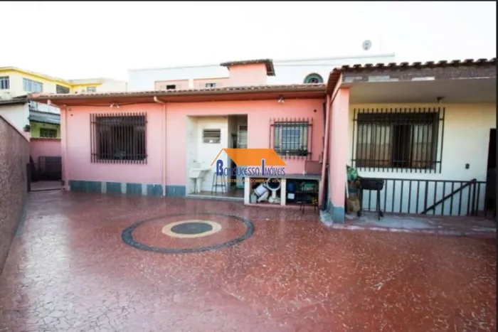 Prédio Comercial de 3 quartos no bairro Ermelinda