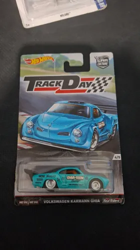 Miniatura Hot Wheels 2016 Volkswagen Karmann Ghia Car Culture - Track Day - DJF96