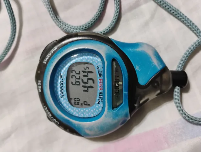 Cronômetro digital speedo