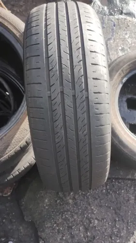 Vendo Pneu 15 -195-60-15