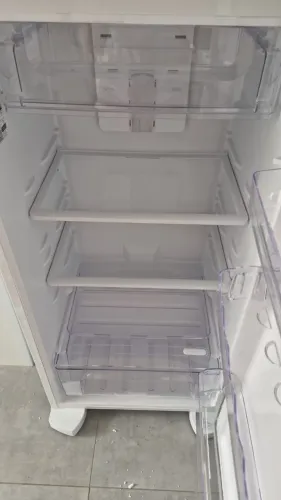 Geladeira Electrolux 310L seminova