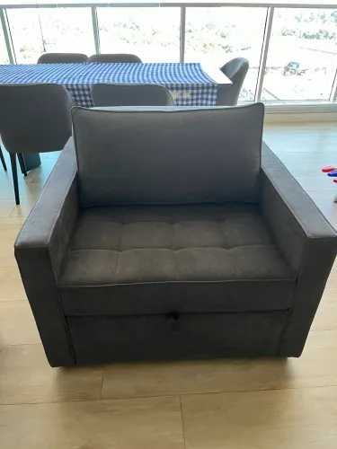 Poltrona cama muito nova!
