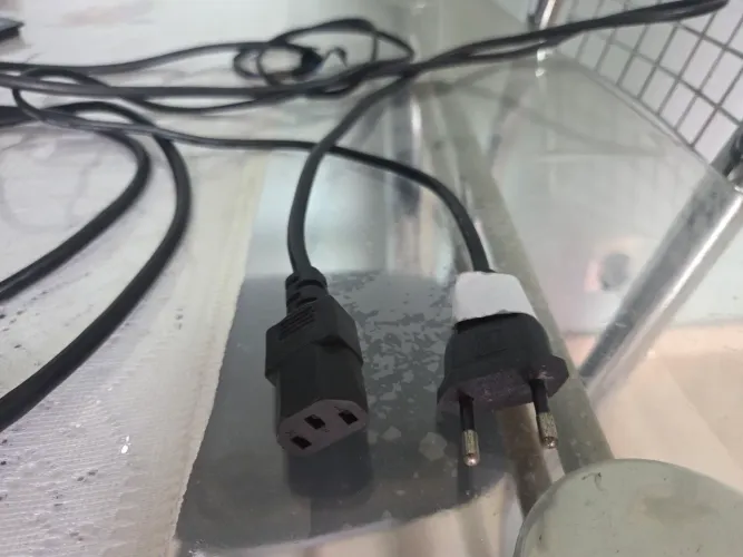 Cabo DVI X HDMI e Cabo Força Monitor