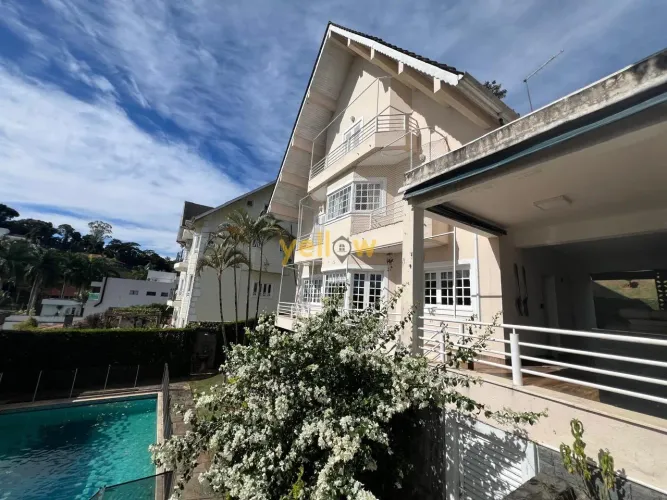 Casa em Condomínio Fechado à Venda em Arujá, 3 Suítes, 202m²