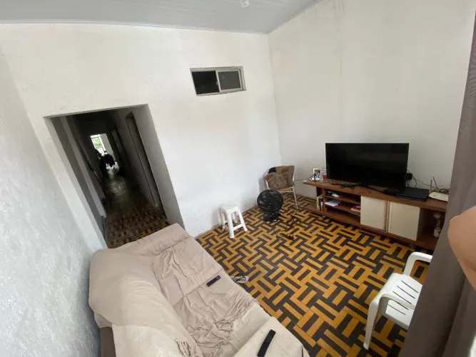 CASA NO CENTRO DE MACEIÓ,próximo a praça da faculdade.