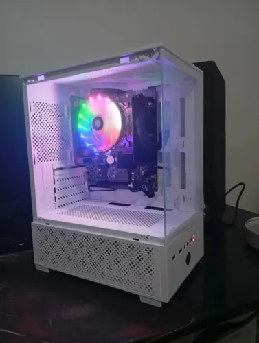 Pc gamer Ryzen 3200g roda jogos sem placa de vídeo