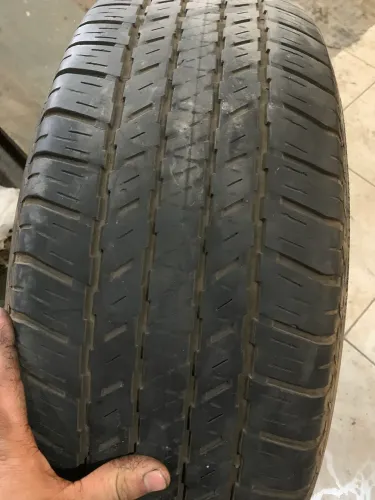 Pneus 265/60/18 semi novo Bridgestone 