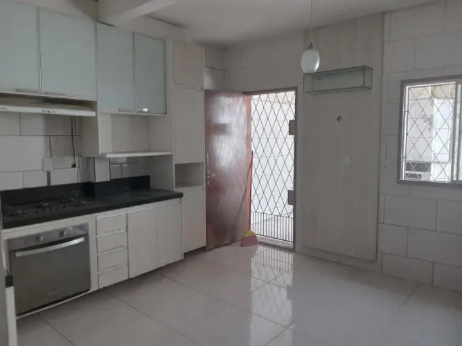 Vendo exelente casa exelente localização perto de tudo